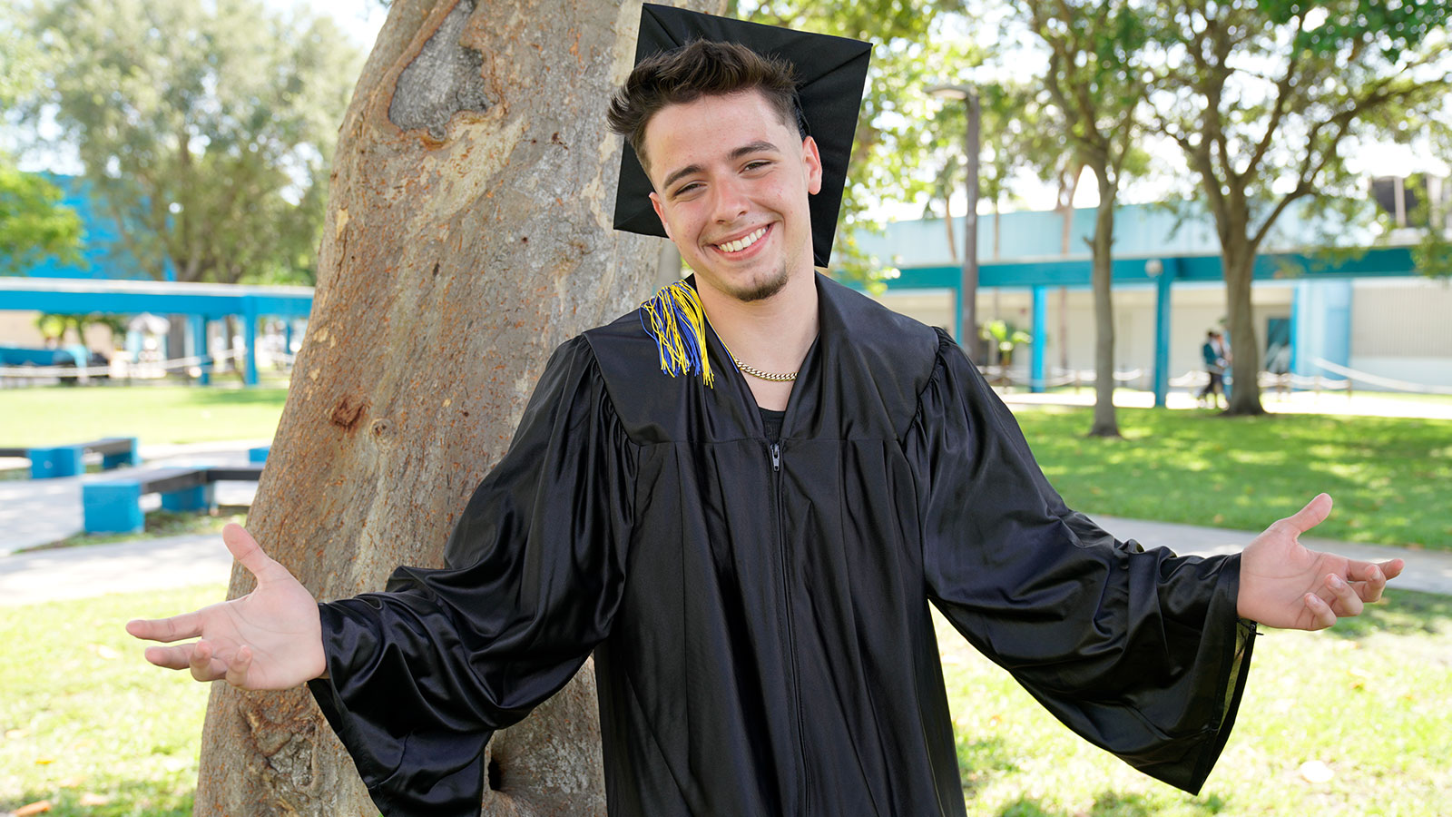 Roberto Hilarion: Making His – and his Parents’ — Dreams Come True Hero Image